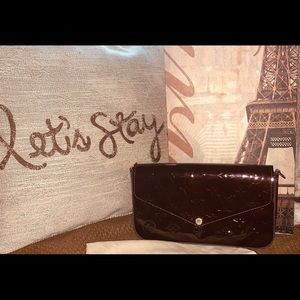 Auth-Fe’licie Pochette Amaranth- Dark Burgundy